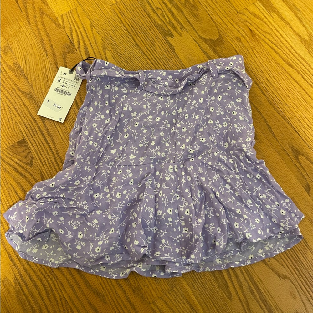 Purple floral summer skirt. Size small and new with tags!